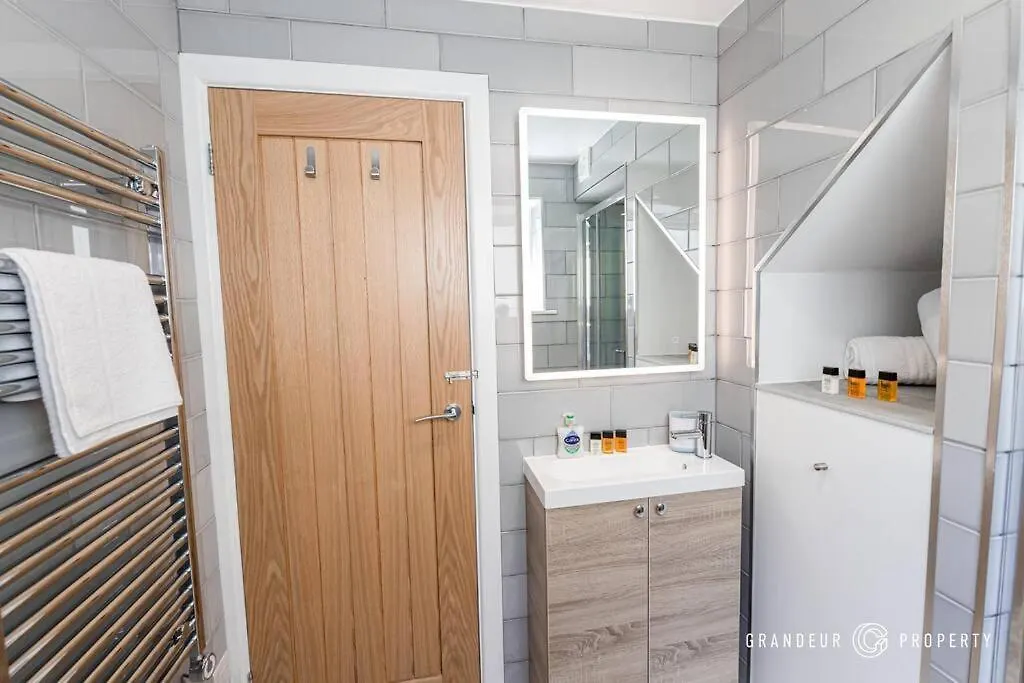 The Beach House By Grandeur Property Bournemouth Holiday home