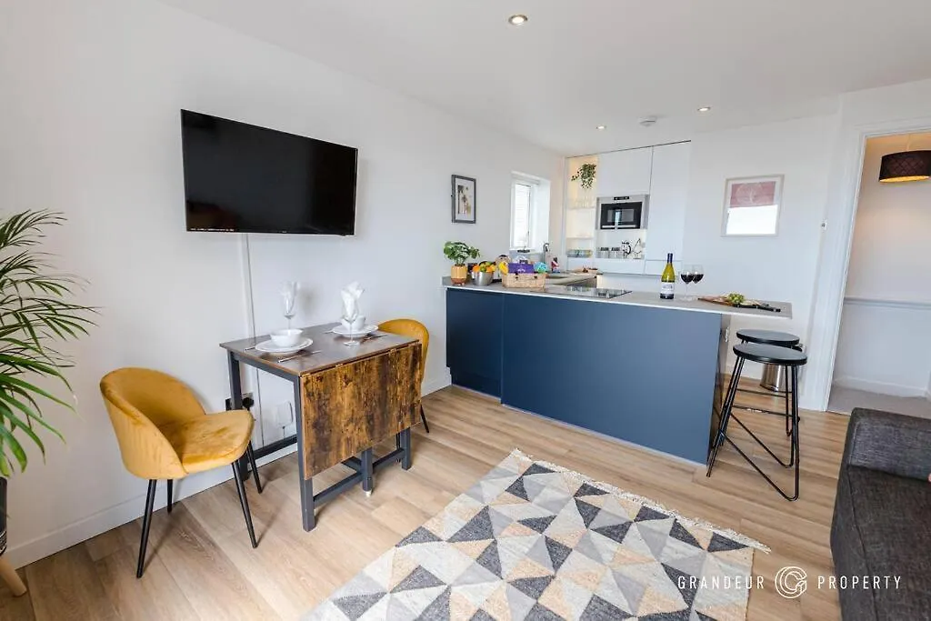 The Beach House By Grandeur Property Bournemouth Holiday home