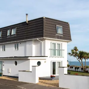  Holiday home & Sea Views
